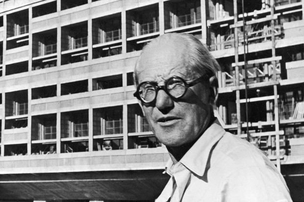 Portret van Le Corbusier, one of the founders of modern art 